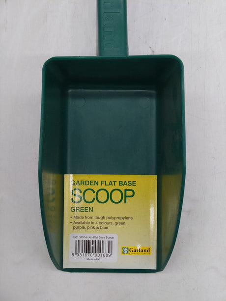 Flat base garden scoop