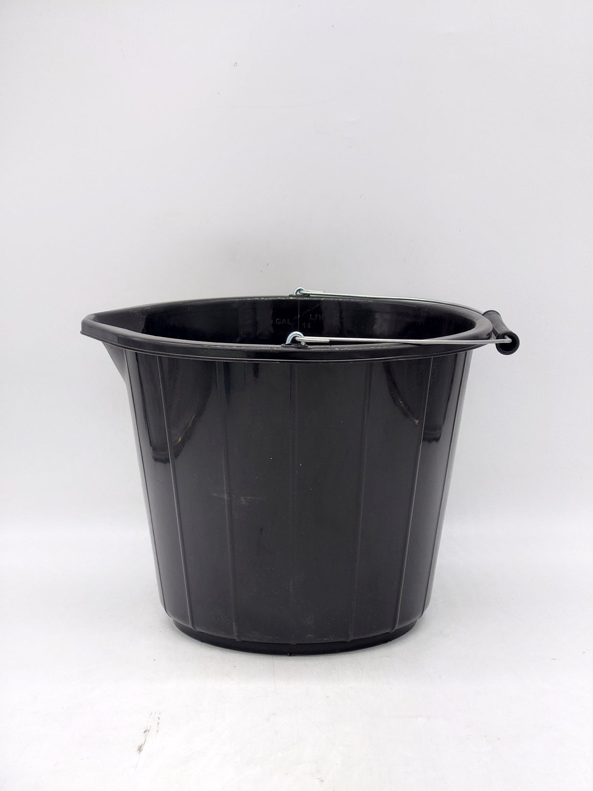 14L Black builders bucket